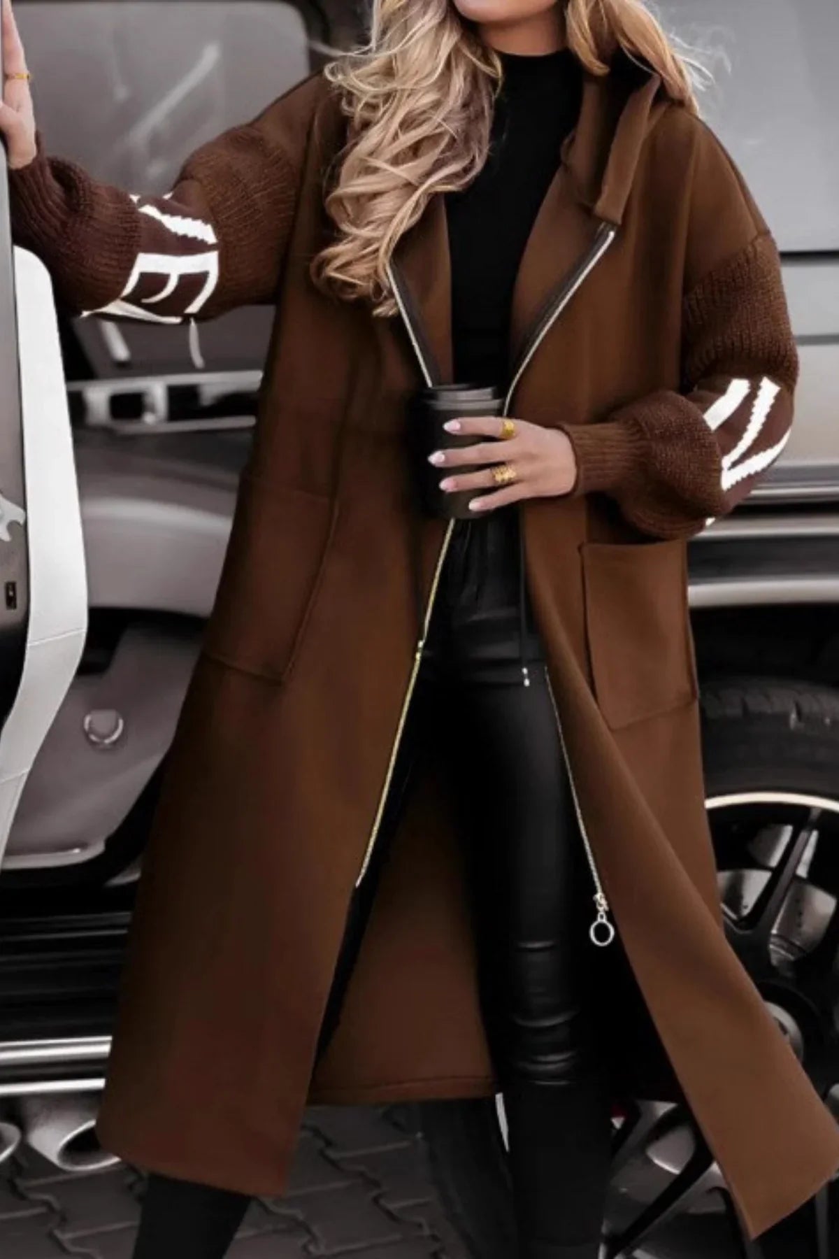 PEGGY™ | Chaqueta de mujer con mangas de punto y capucha
