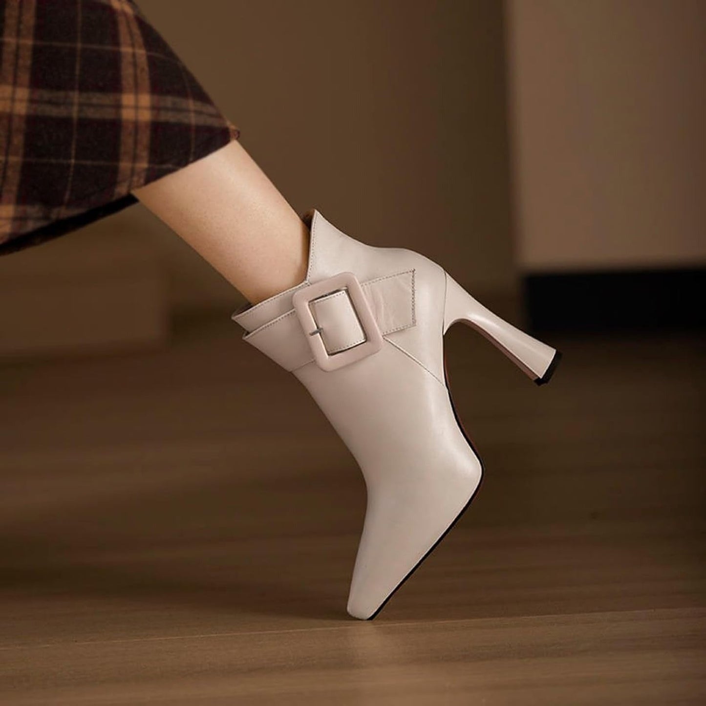 Aveline | Botines con tacón y hebilla oversize